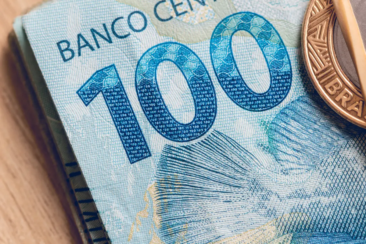 Como financiar terreno e construção com consórcio? Será que vale mais a pena construir sem pagar juros? Foto: Reprodução / Canva Pro.