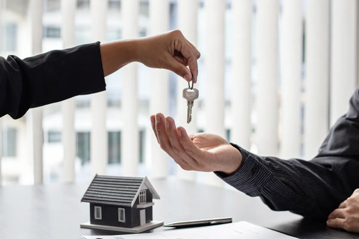Financiar terreno e construção com FGTS. Saiba como usar o FGTS para financiar terreno e construção e garantir um imóvel próprio. Foto: Reprodução / Canva Pro.