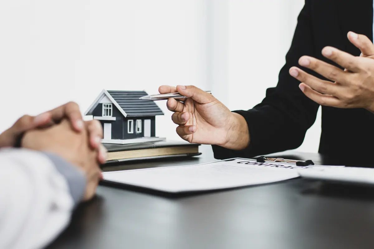 Qual a taxa de juros do financiamento de terreno e construção? Foto: Reprodução / Canva Pro.