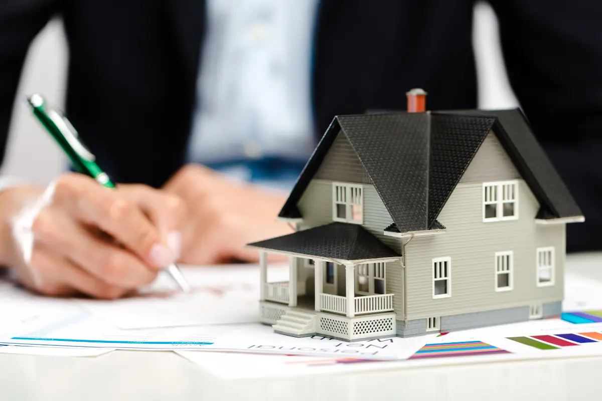 Como funciona o financiamento de terreno e construção para autônomos? Reprodução / Canva Pro.