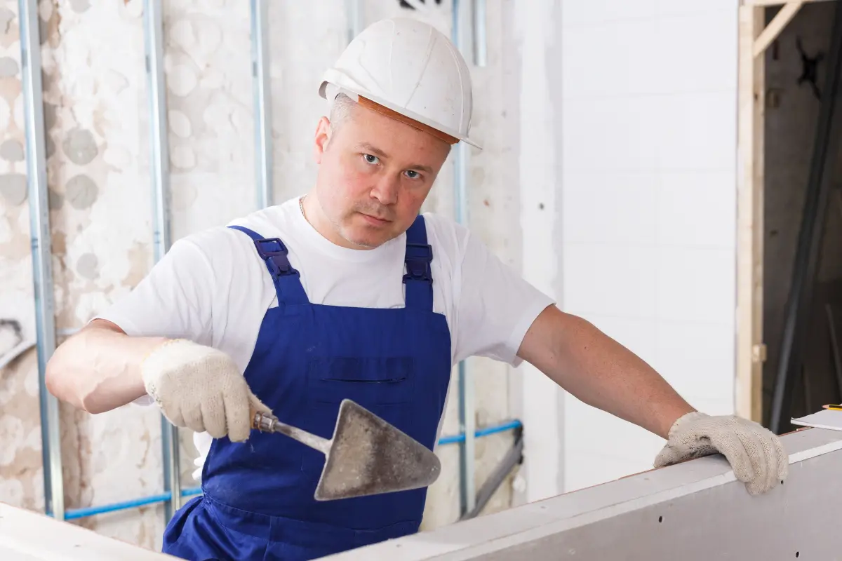 O que significa junta de controle? Um detalhe técnico fundamental pode definir a durabilidade de uma parede de drywall. Você sabe qual é? Foto: Reprodução / Canva Pro.