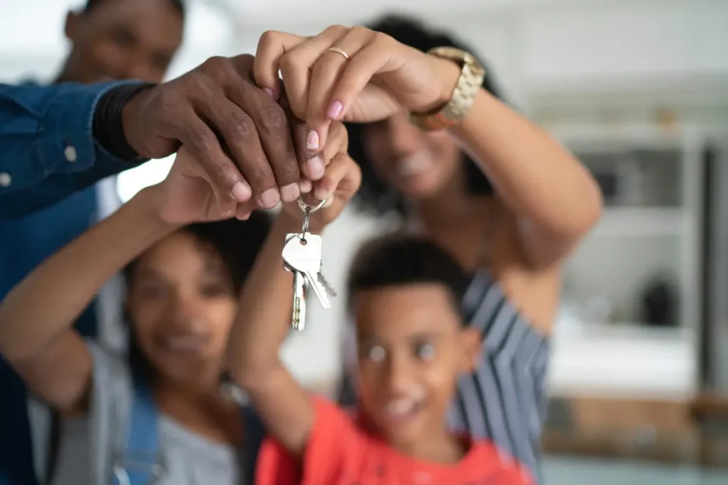 Qual tipo de financiamento imobiliário é ideal para você? Escolher o financiamento adequado pode ser decisivo para realizar o sonho da casa própria. Foto: Reprodução / Canva Pro.