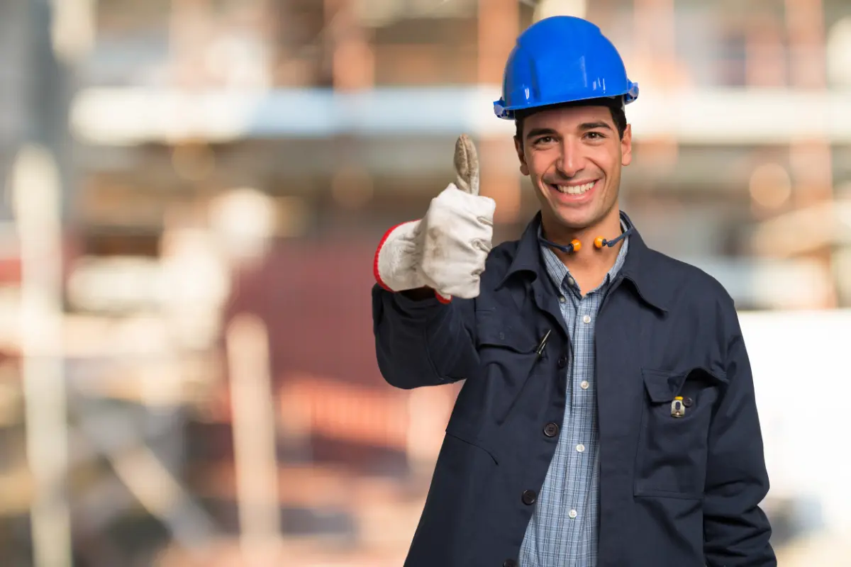 Como obter o alvará para construir prédio em área residencial. O alvará garante que a construção siga com segurança e confiança. Foto: Reprodução / Canva Pro.