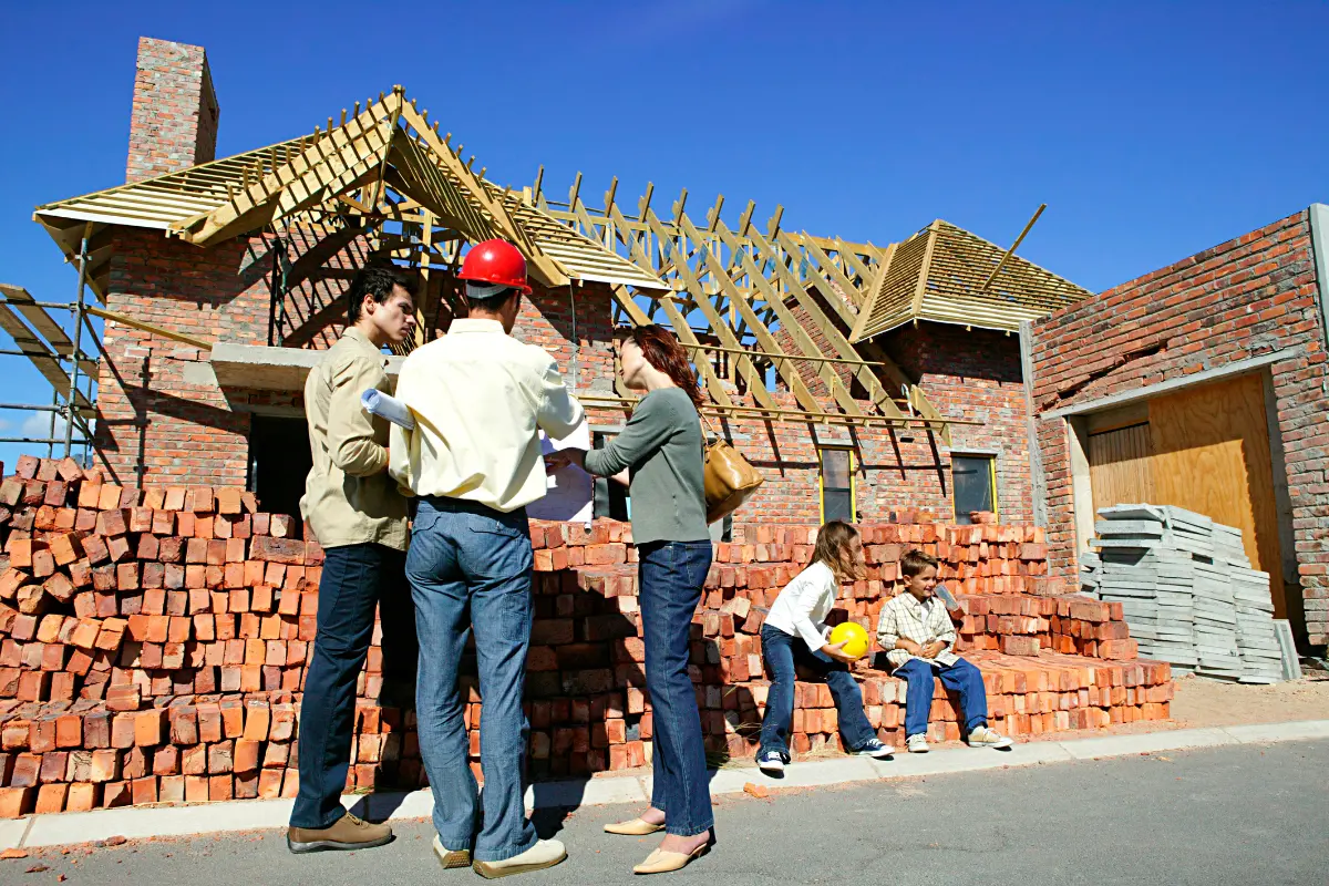 Como financiar terreno e construção com financiamento direto com programa habitacional. Moradia digna começa com apoio certo e projeto bem executado. Foto: Reprodução / Canva Pro.