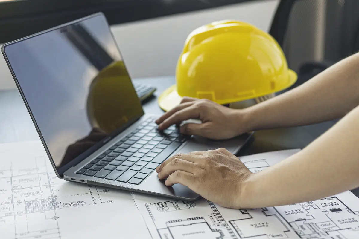 Como comprovar viabilidade técnica para construir mais de um prédio? A transformação de um lote simples em um complexo de edifícios exige estudo técnico profundo. Foto: Reprodução / Canva Pro.