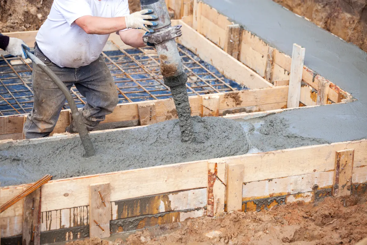 Qual o tipo de fundação indicado para prédios de até 4 pavimentos? Uma fundação bem projetada é o início de uma construção segura e confiável. Foto: Reprodução / Canva Pro.
