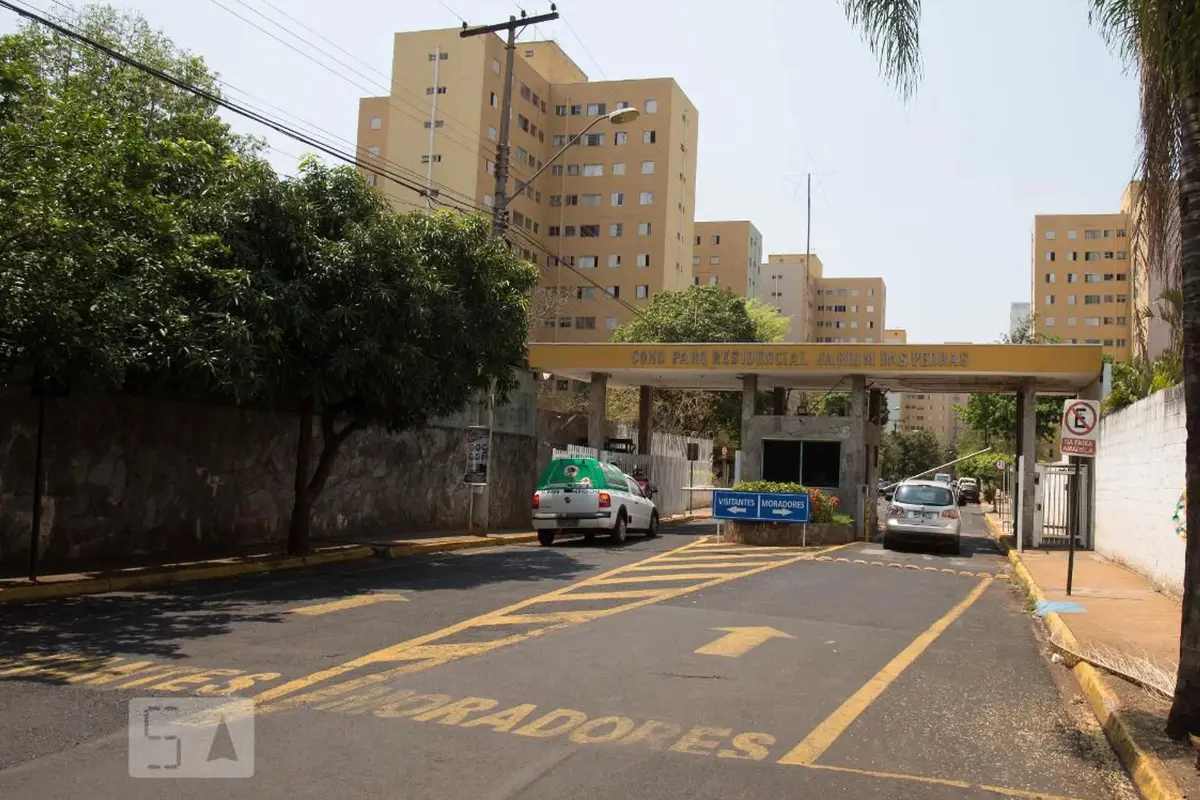 Conheça o condomínio Jardim das Pedras: segurança reforçada e lazer para crianças. Detalhe da portaria com sistema digital de acesso. Foto: Reprodução / Canva Pro.